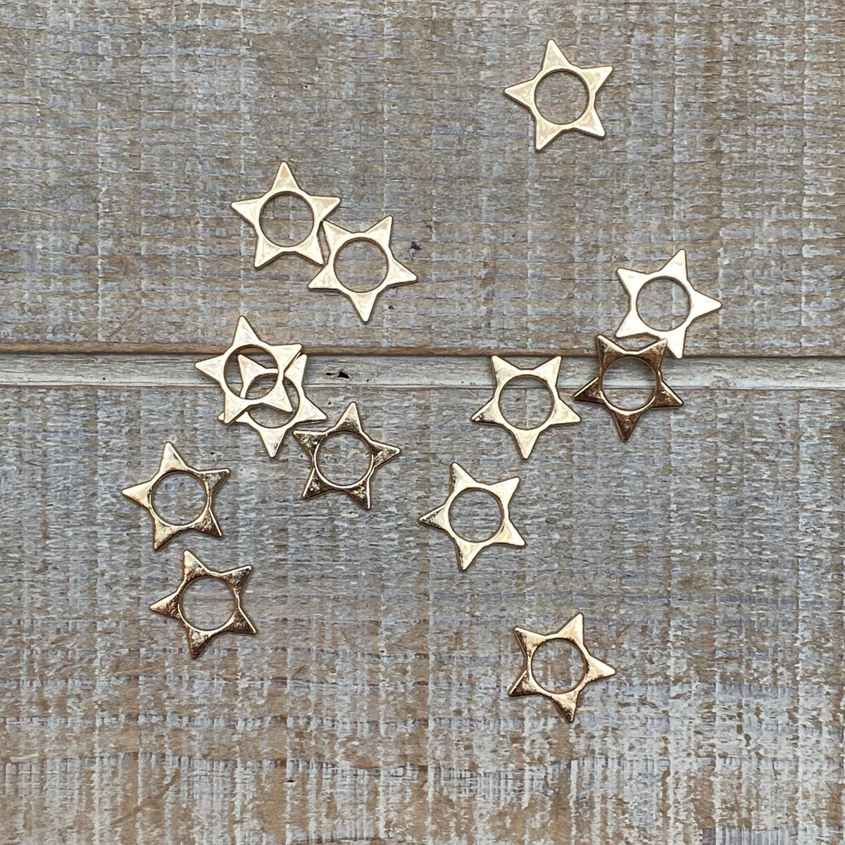Large Star Stitch Markers for Knitting Needles - Set of 28 Seamless Rings