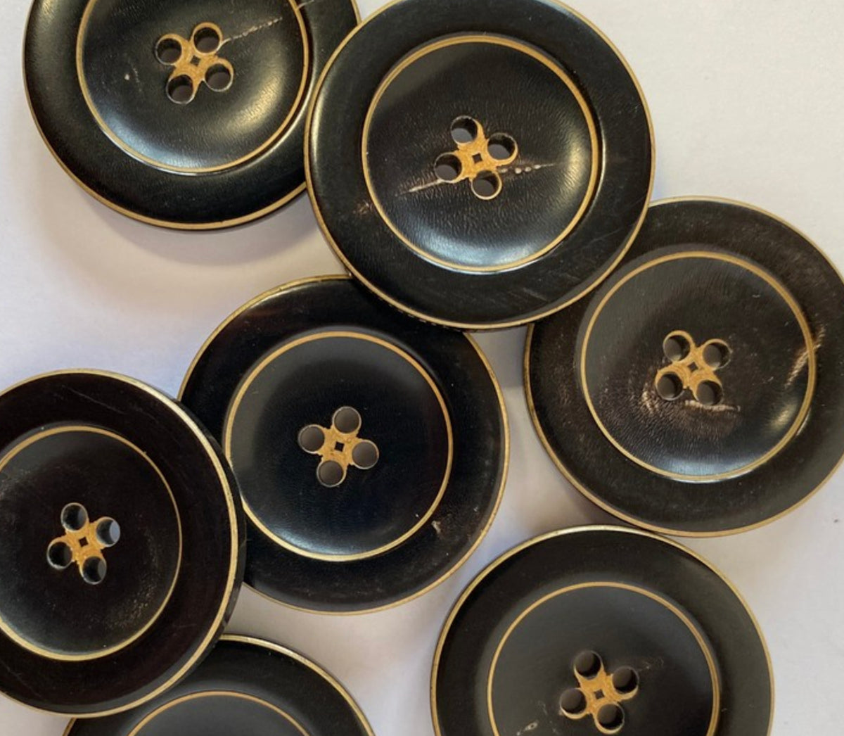 Textile Garden Buttons-5323-Black/Dark Brown Real Horn buttons with Ra ...