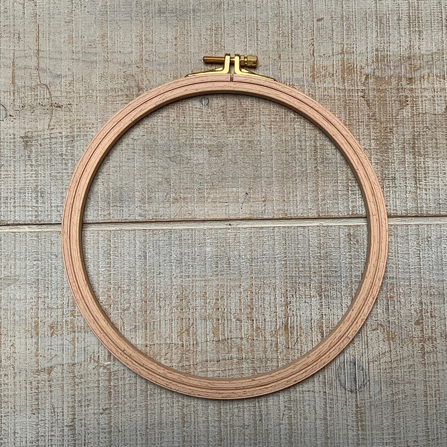Nurge Premium Beukenhout Gouden Sluiting Borduurwerk Hoepel 12 Inches/31cm Diameter - 8mm Dik Nurge Premium Beukenhout Gouden Sluiting Borduurwerk Hoepel 12 Inches/31cm Diameter - 8mm Dik
