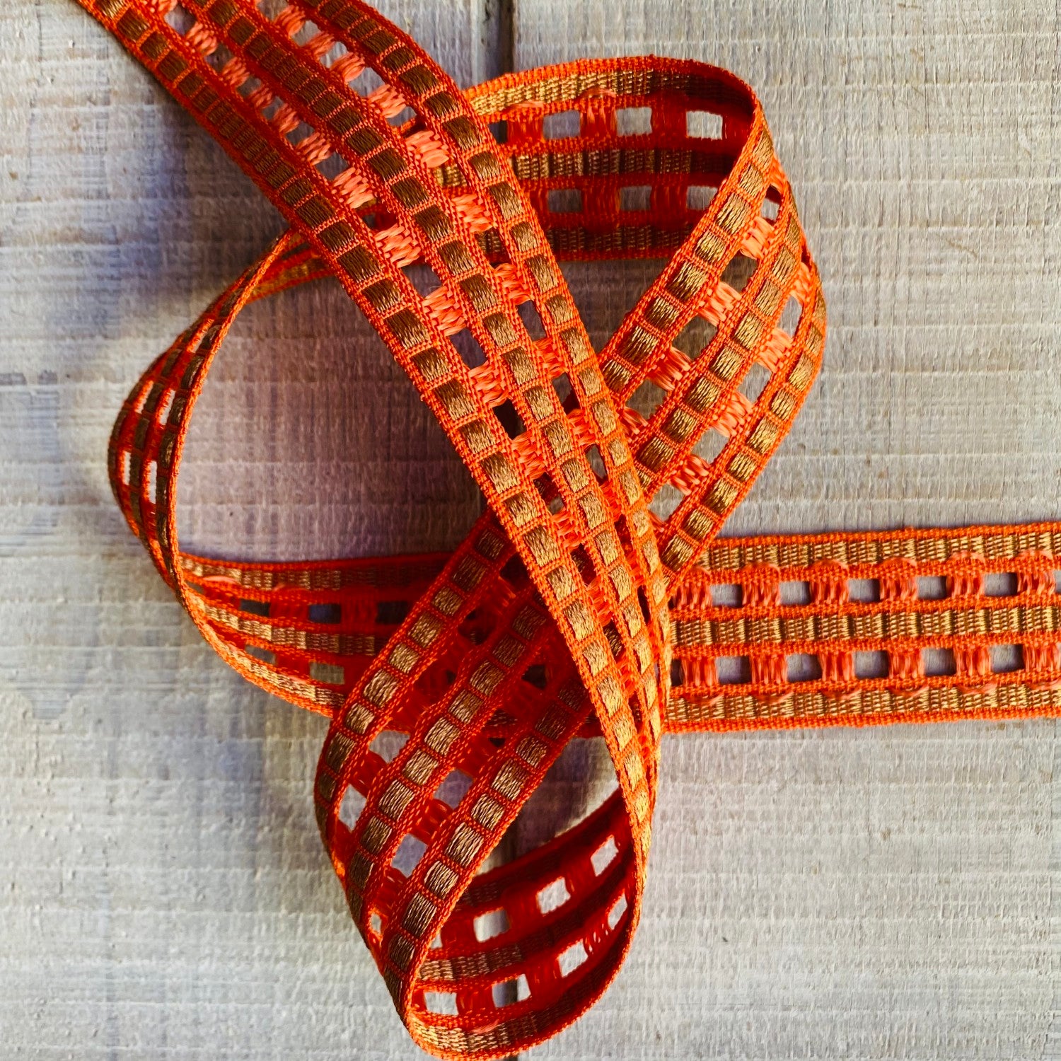 Windowpane Ribbon Renaissance Ribbons Windowpane 7229 Galon Meroe – Brooklyn General Store