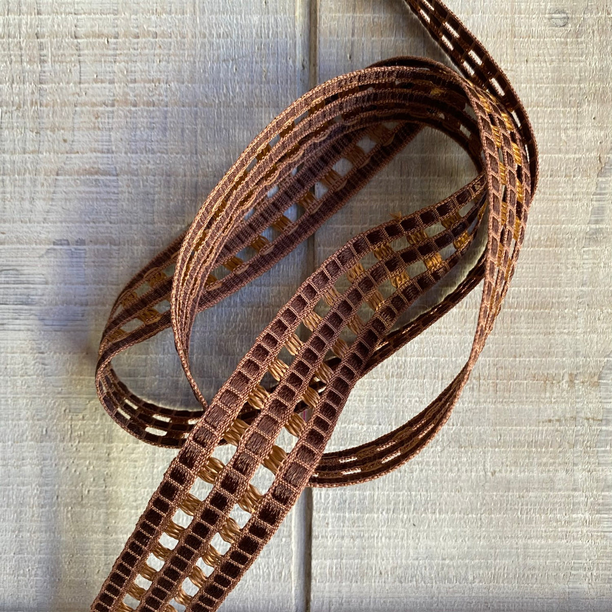 Renaissance Ribbons Windowpane 7229 Galon Meroe – Brooklyn General Store